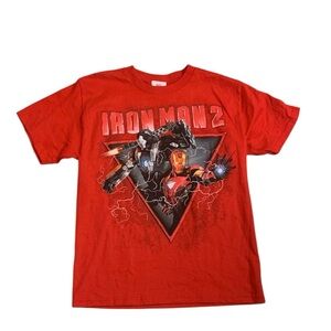 Iron Man 2 graphic t-shirt featuring
Iron Man and War Machine.